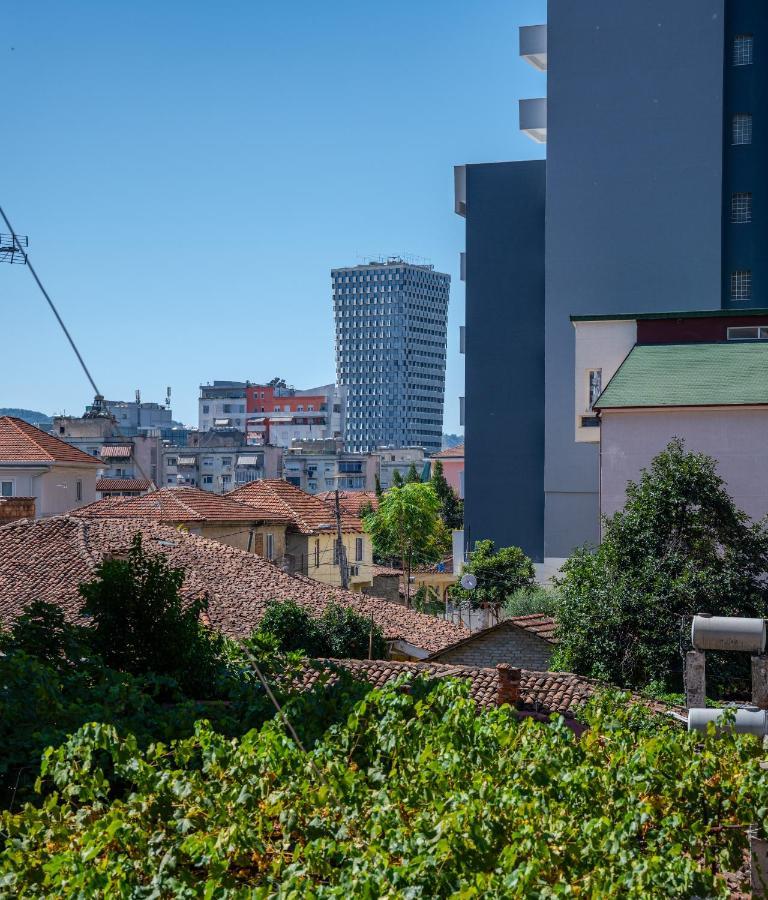 Vibe Studio Apartment Tirana Bagian luar foto
