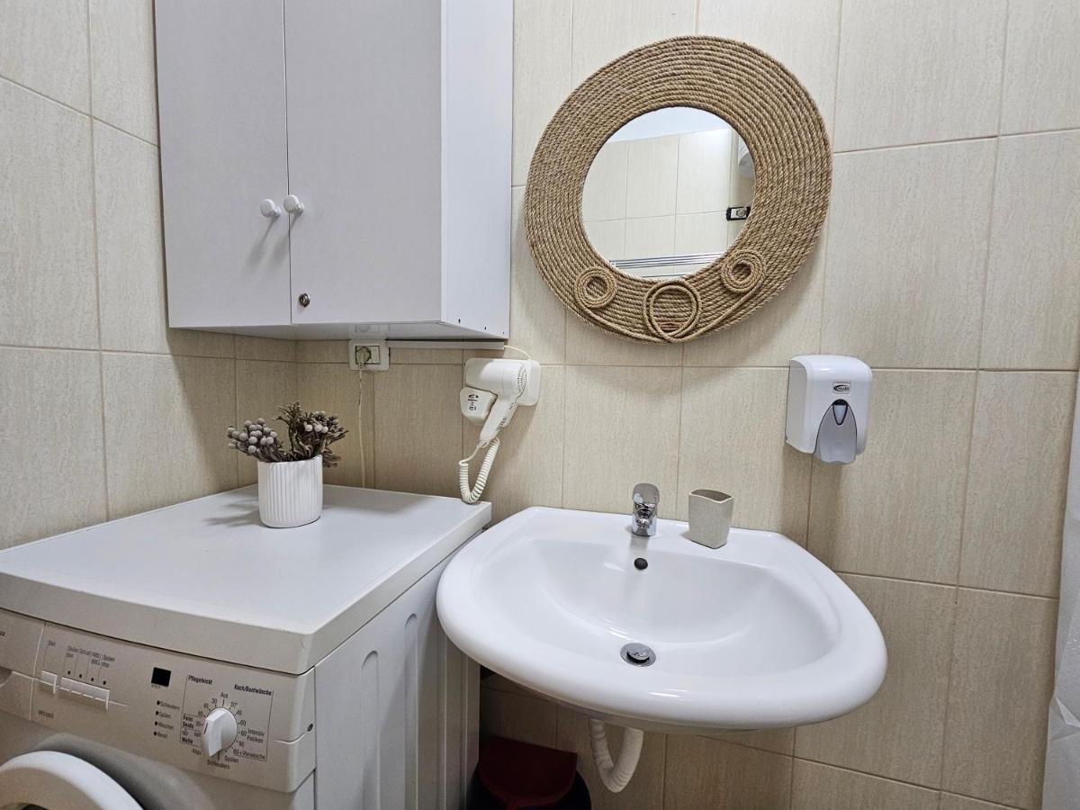 Vibe Studio Apartment Tirana Bagian luar foto