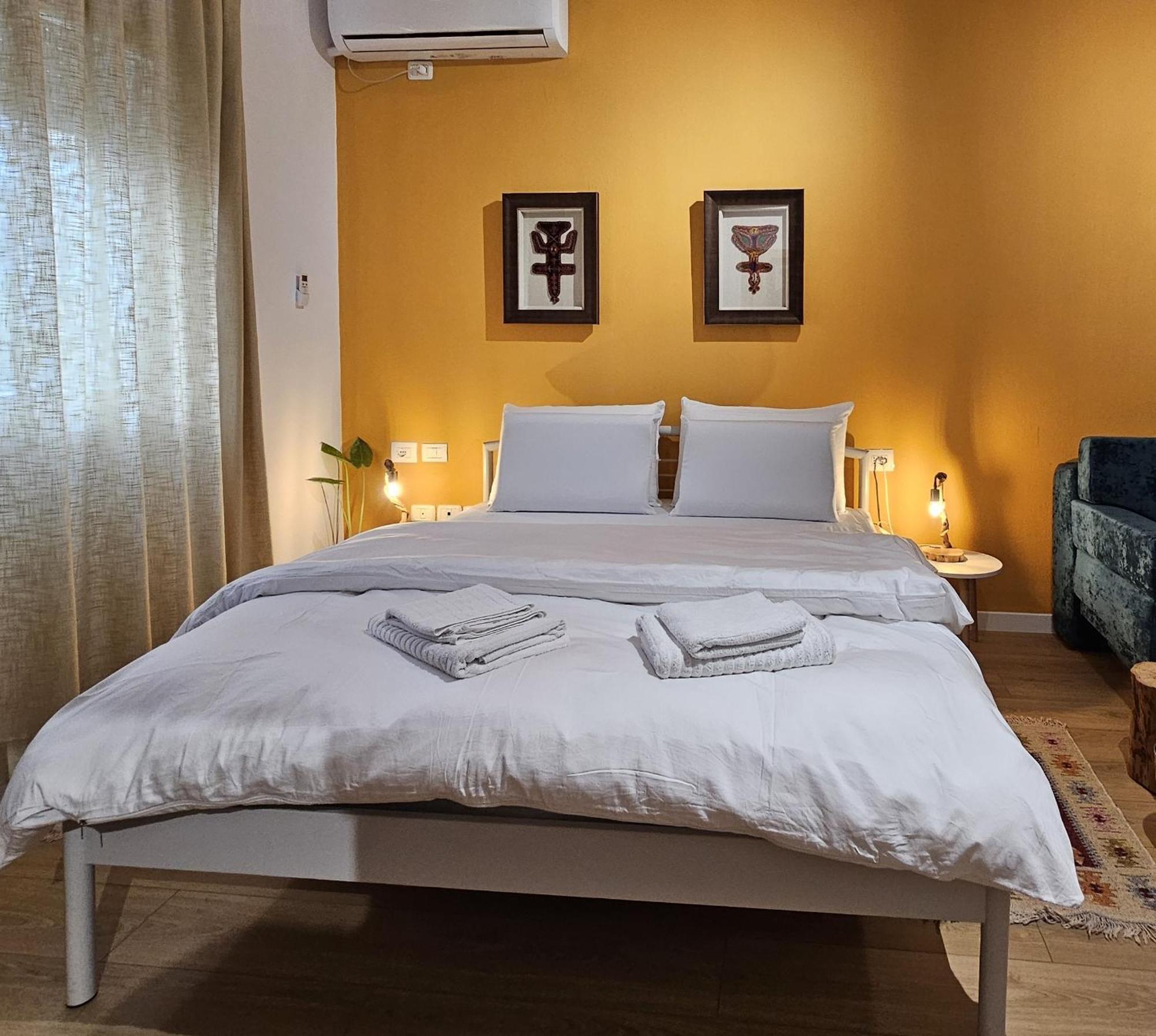 Vibe Studio Apartment Tirana Bagian luar foto